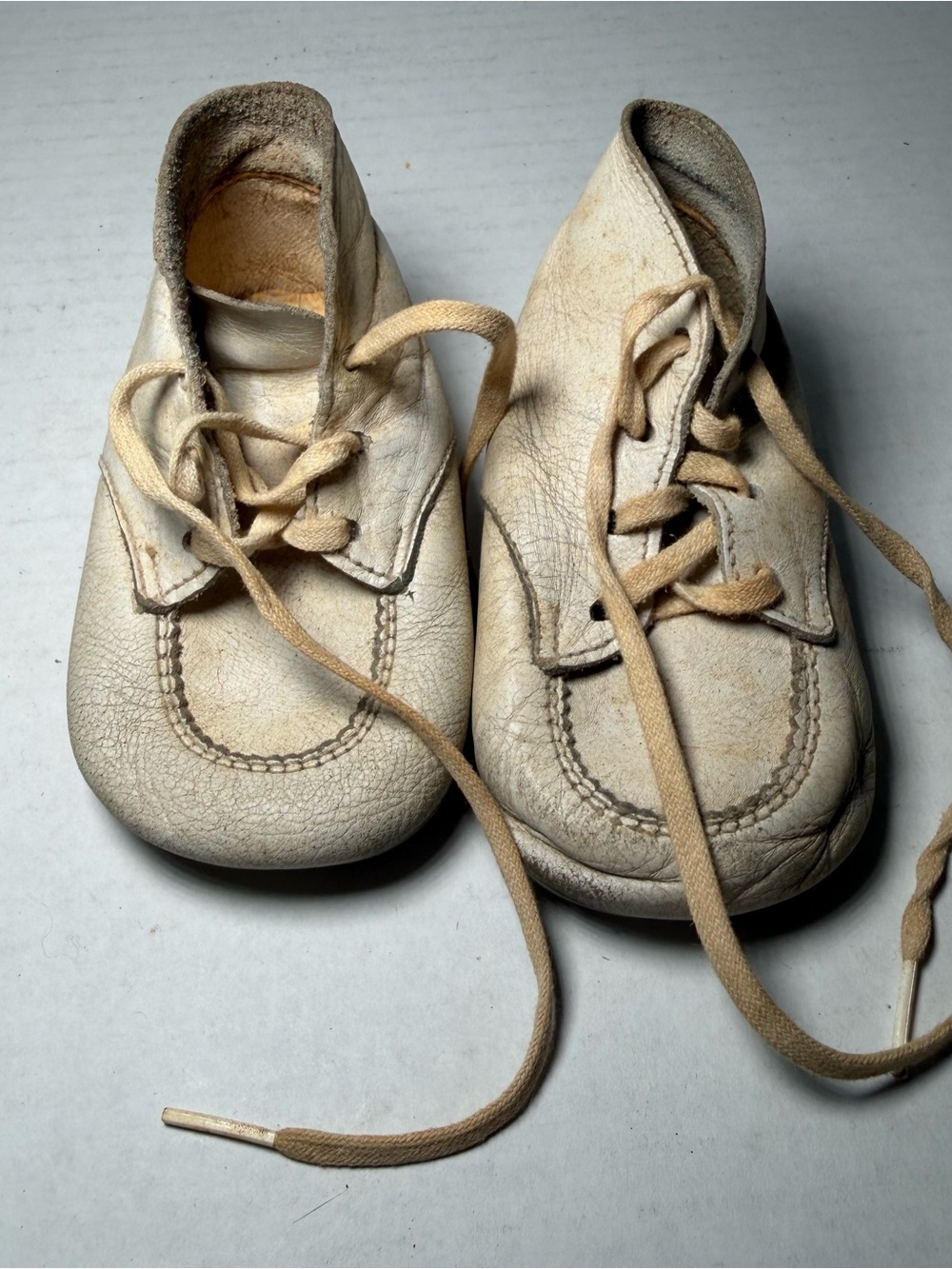 Vintage Buster Brown White Leather Lace Up Baby Infant Shoes Size 1 Doll